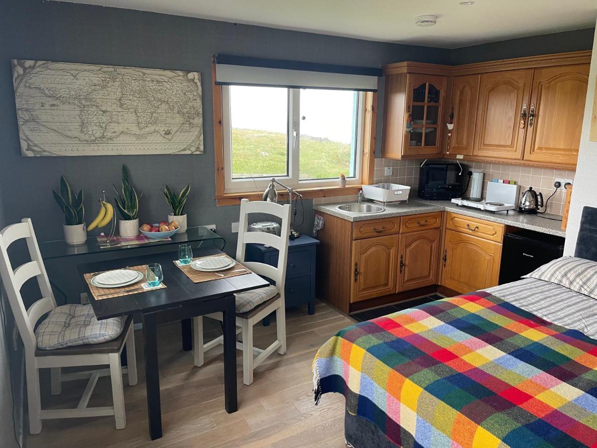 Music Of The Sea- Isle Of South Uist, Hs8 5Rf Apartment Clachan  Exterior photo