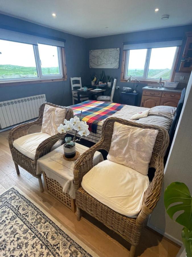 Music Of The Sea- Isle Of South Uist, Hs8 5Rf Apartment Clachan  Exterior photo